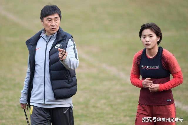 刘欢离世后半月，网络乱象引发关注，央视严厉谴责